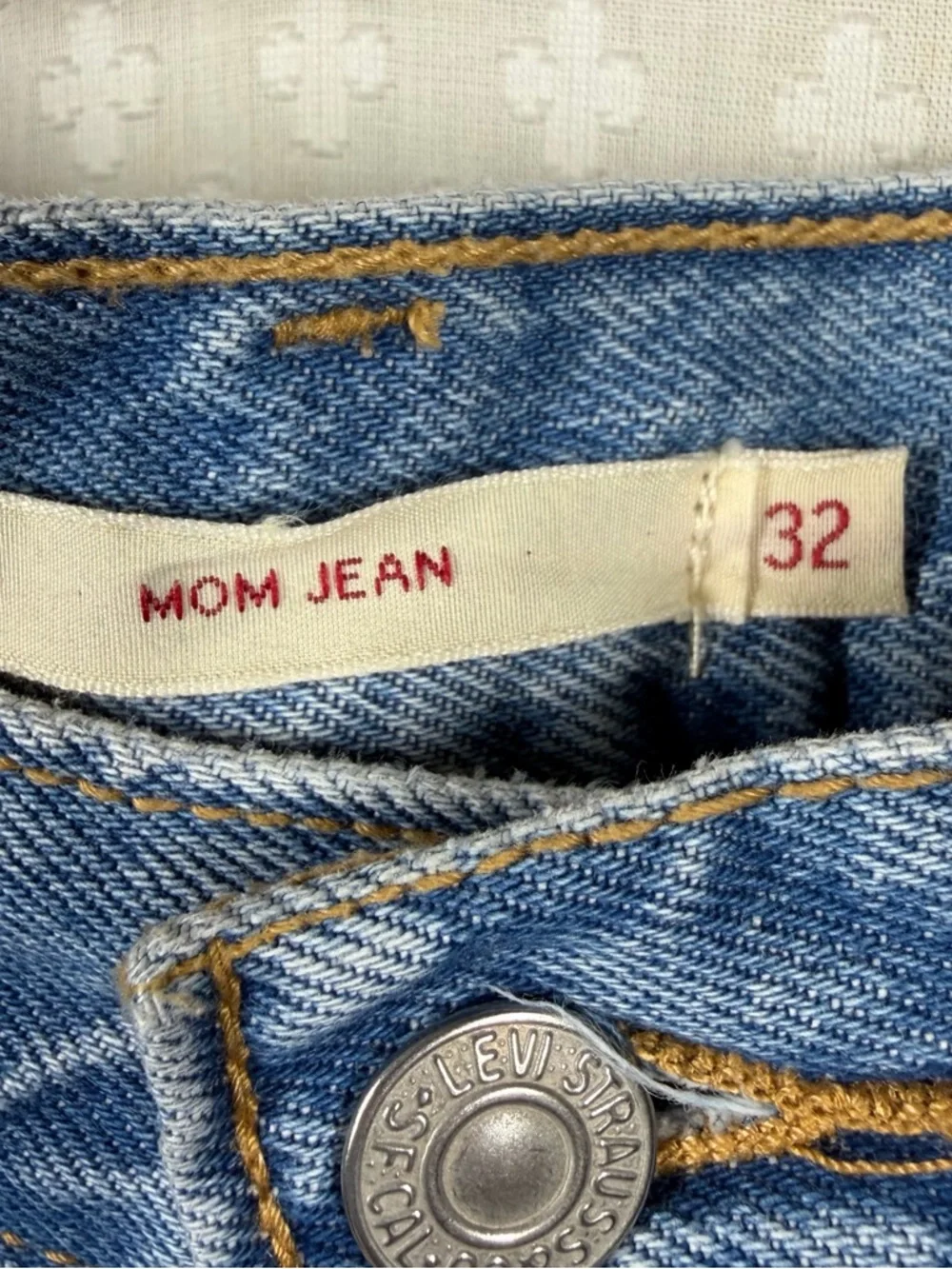 Levi’s Premium‎ Light Wash High Rise Mom Jeans